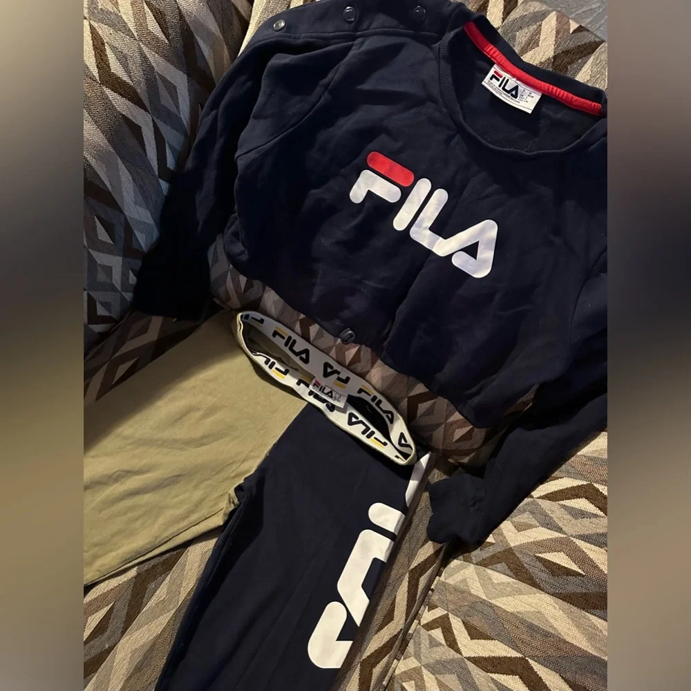 Fila Set - Picture 1 of 1